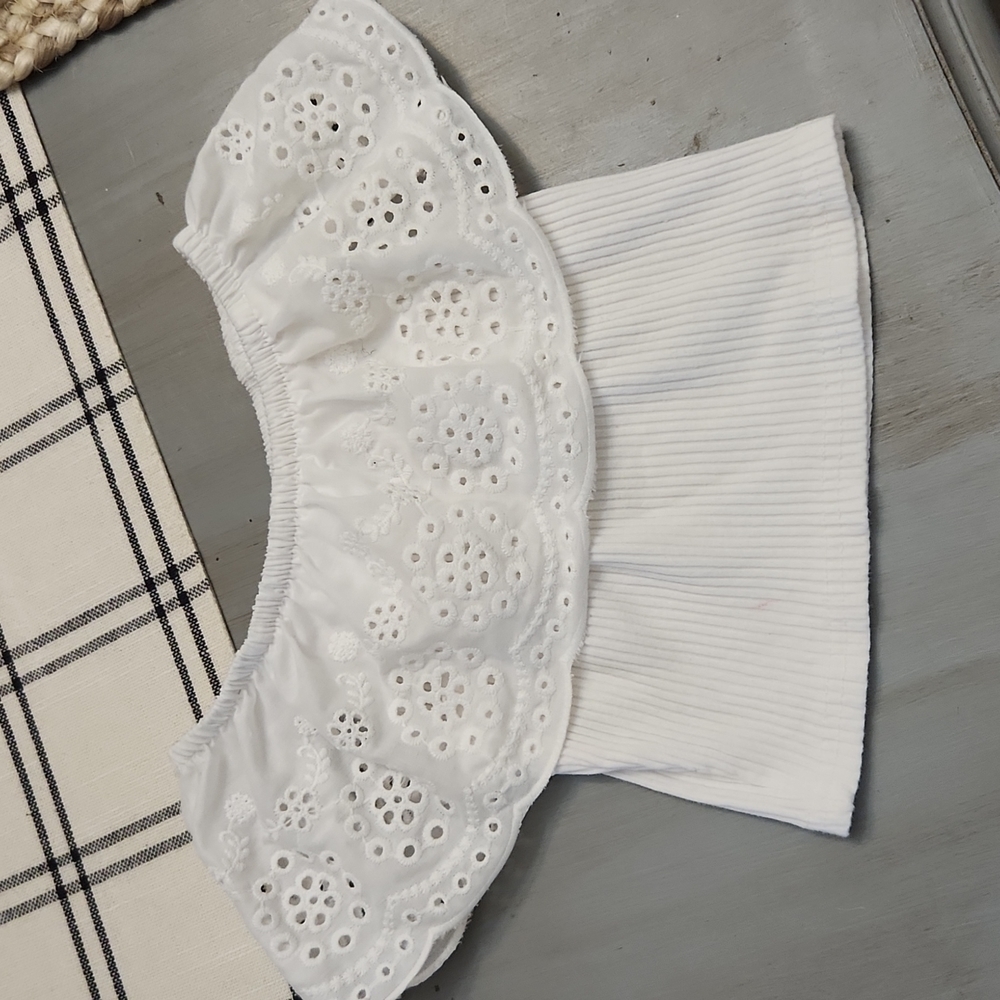 Eyelet top